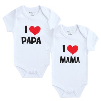 סט 2 בגדי גוף לתינוקות עם הדפס של - I LOVE MAMA / I LOVE PAPA