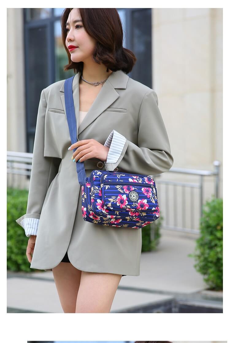 תיק צד צבעוני עם רצועת כתף רחבה