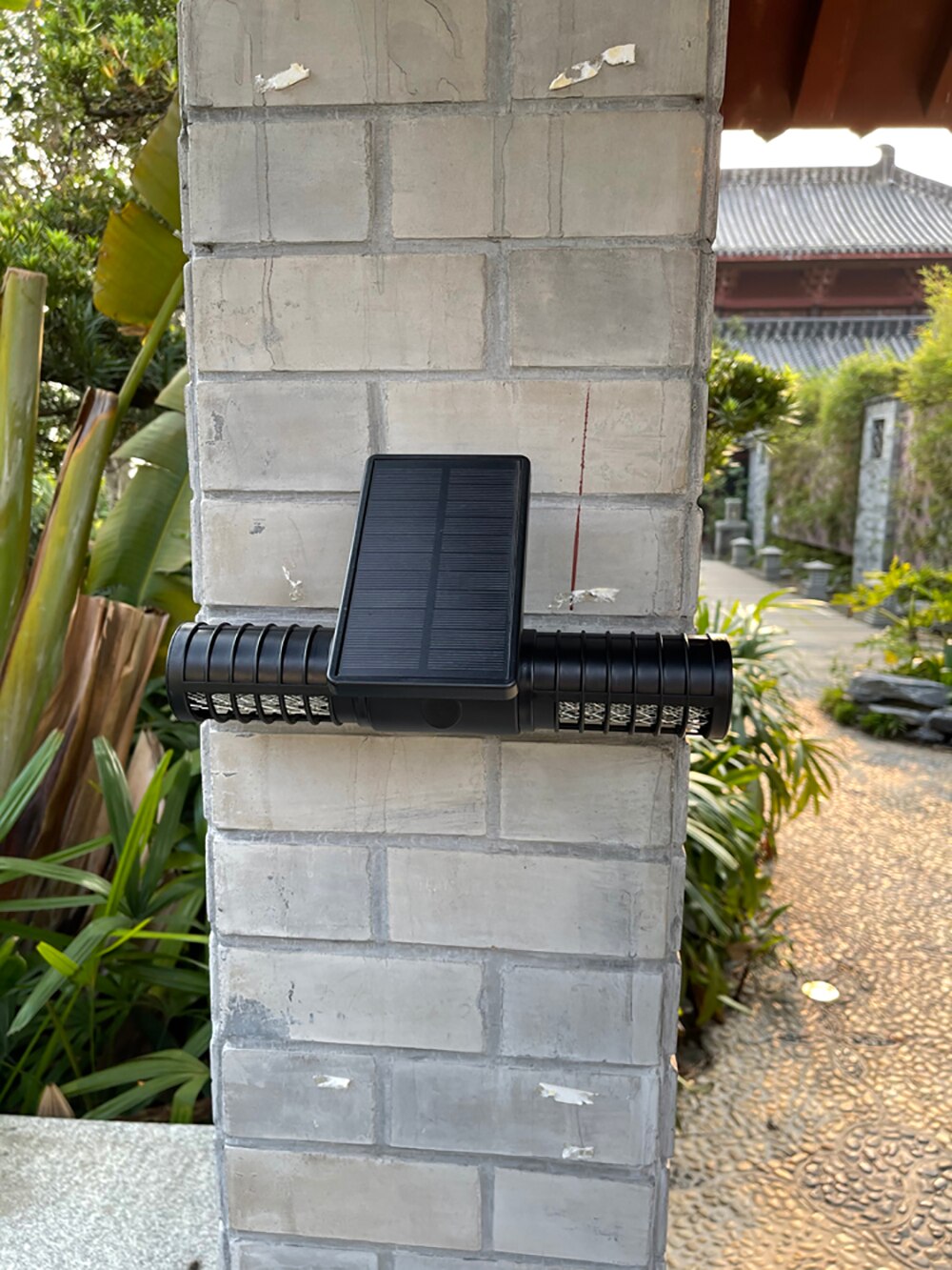 קוטל יתושים סולארי לגינה