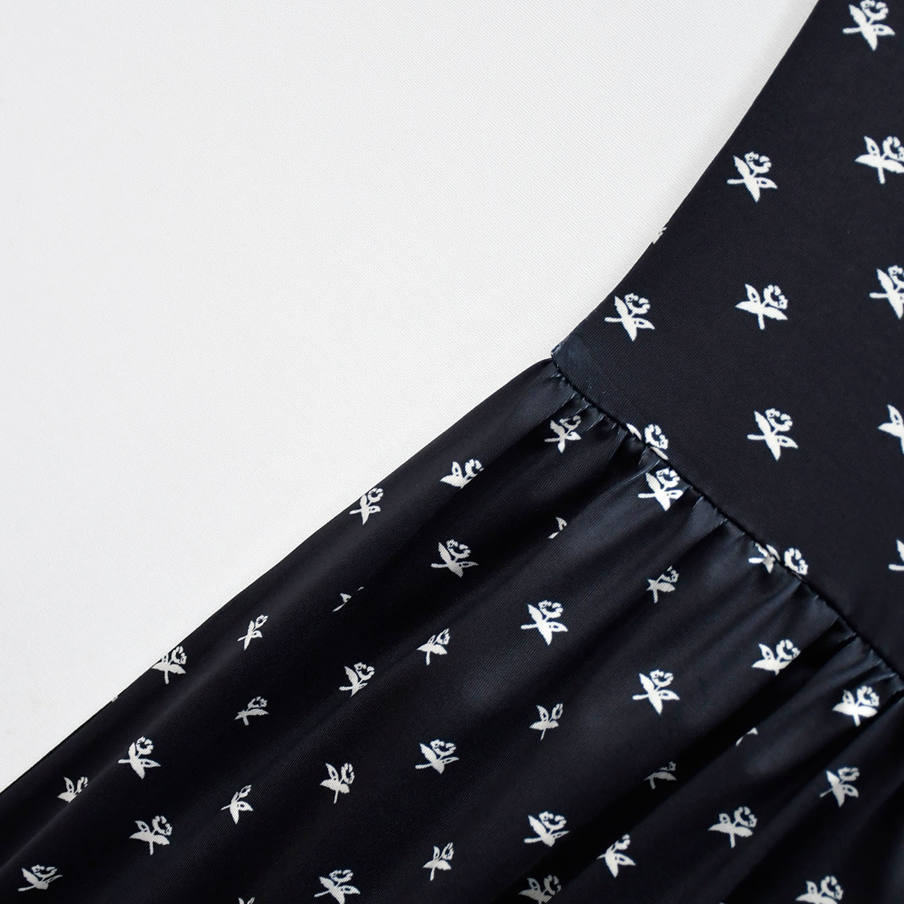 תחפושת וונסדיי לפורים