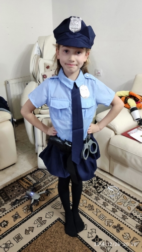 תחפושת שוטרת לילדות בסגנון מיוחד לפורים