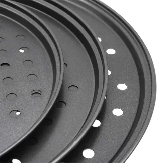 מגשי אלומיניום מחוררים להכנת פיצה מקצועית