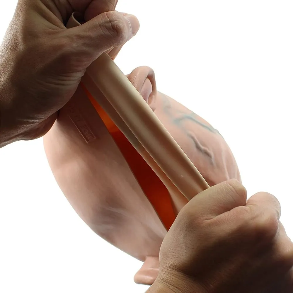 מסכה לפורים של תינוק בוכה