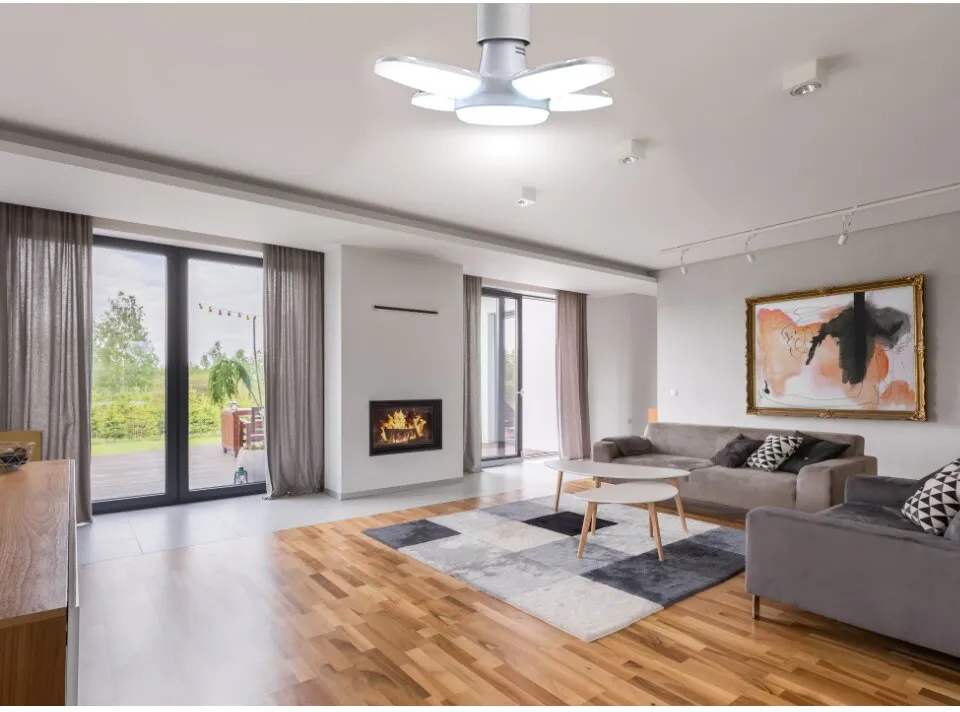 מנורת לד E27 מתקפלת ומתכוננת