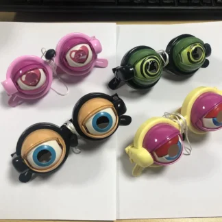 משקפיים עם עיניים מצחיקות נפתחות ונסגרות במשיכת חוט