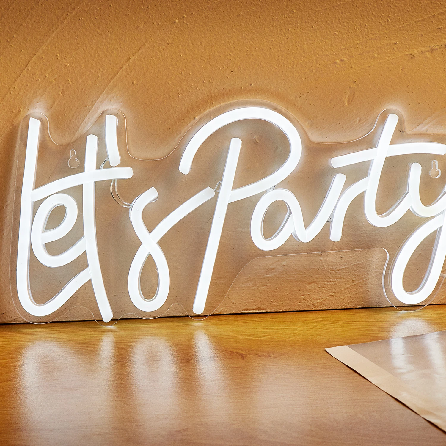 שלט LED Let's Party לאירועים ומסיבות עם חיבור USB – תמונה 4