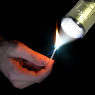 פנס נטען עוצמתי ועמיד במים עם תאורה ממוקדת להצתת אש