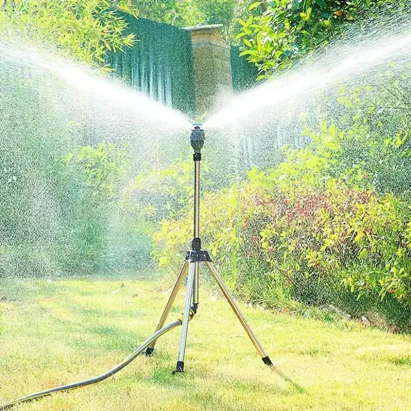 ממטרה מסתובבת 360° על חצובה נירוסטה להשקיית גינה – תמונה 4