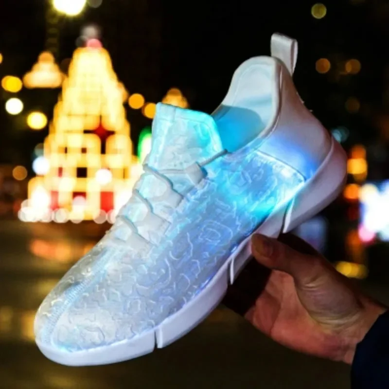 נעלי סניקרס זוהרות עם תאורת LED וטעינת USB לכל המשפחה – תמונה 3