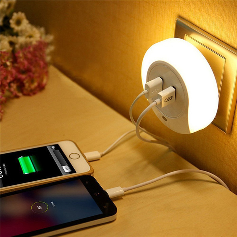 מנורת לילה עם USB כפול, חיישן אור וטעינה מהירה