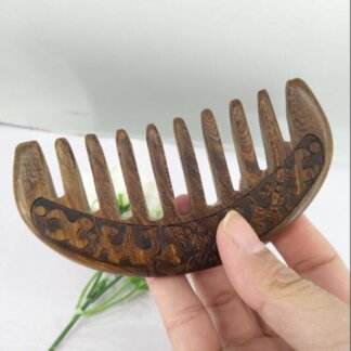 מסרק עץ שיניים רחבות טבעי לשחרור קשרים בעדינות