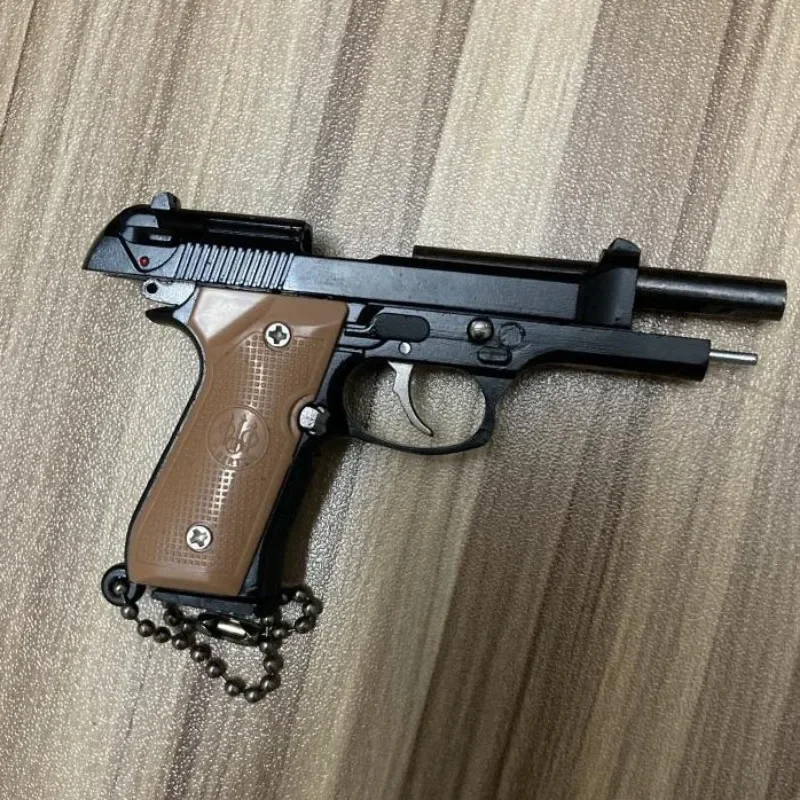 מחזיק מפתחות אקדח מתפרק מיניאטורי עם מחסנית נשלפת – תמונה 4