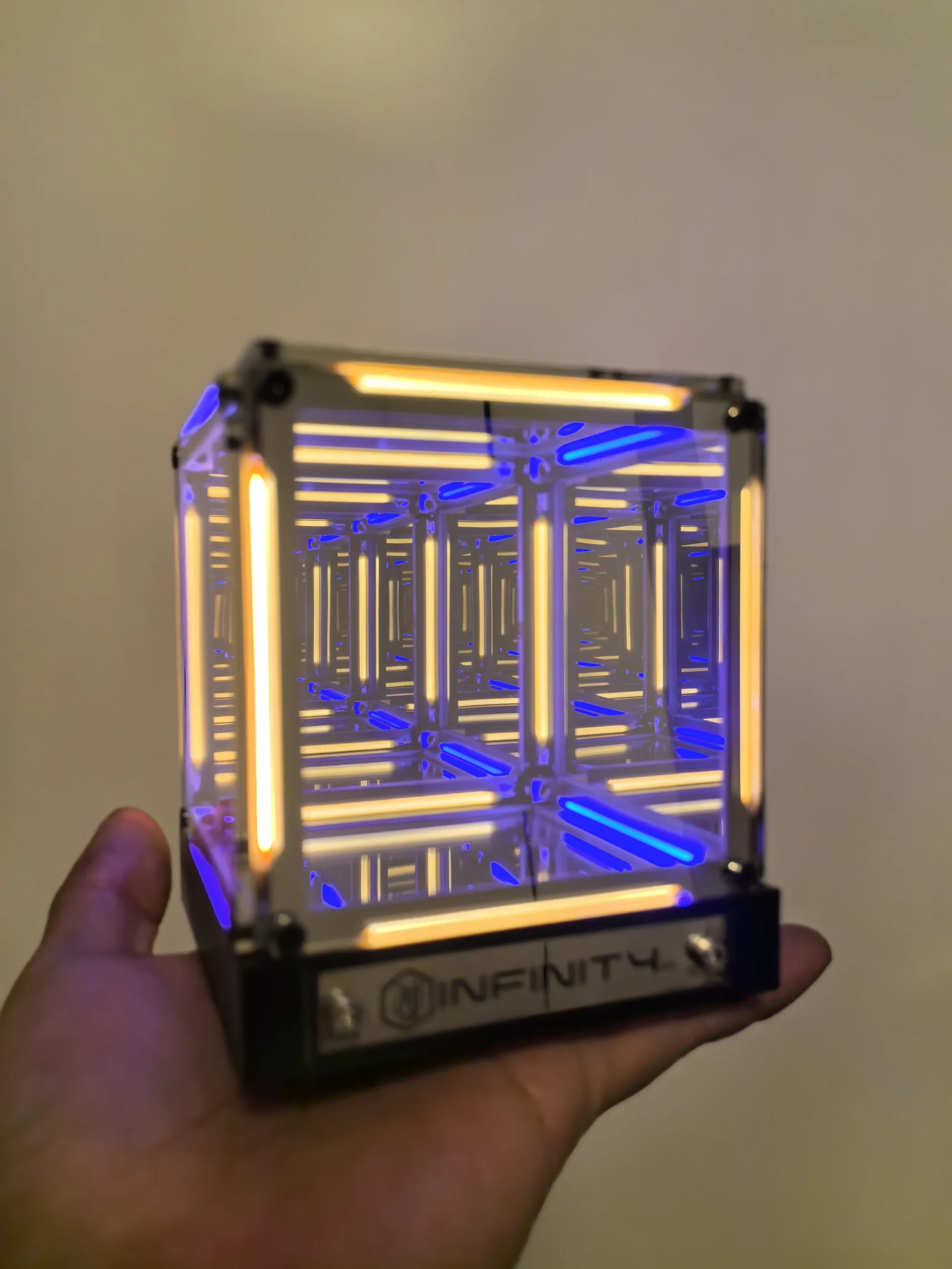 מנורת קוביית אינפיניטי LED לשולחן, גיימינג ועיצוב חדר – תמונה 6