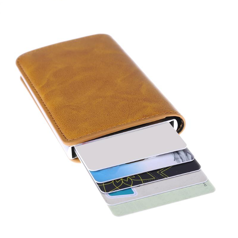 ארנק עור עם RFID להגנה מושלמת על כרטיסי האשראי שלך